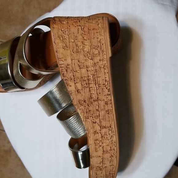 Italian Gold straps sandals Sz.10 - Picture 3 of 4